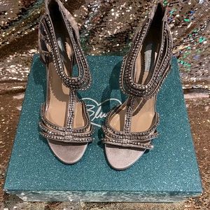 Like new Betsey Johnson Tstrap wedding shoes! Size 9